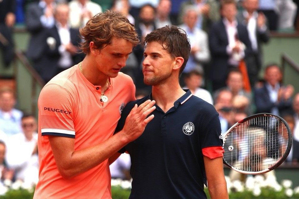  穆雷草地王者归来，温网捧杯泪洒赛场