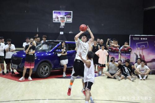  篮球跨界合作频现，品牌联名引领潮流