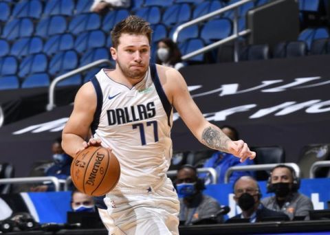  独行侠东契奇妙传引领进攻高潮