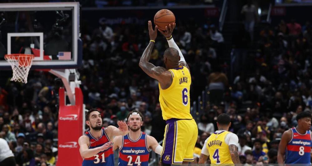  波尔津吉斯制霸内线绿军轻取奇才