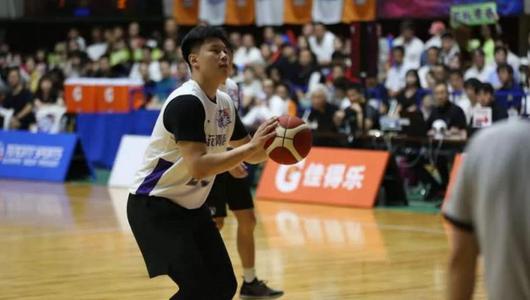  辛纳首夺大师赛冠军，意大利新星崭露头角