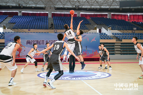  篮球友谊赛促进交流，跨国对决增进友谊