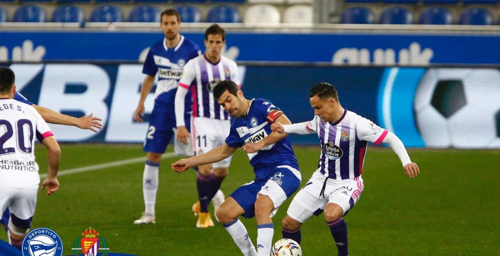  温网决赛激战正酣，德约科维奇强势冲击三连冠