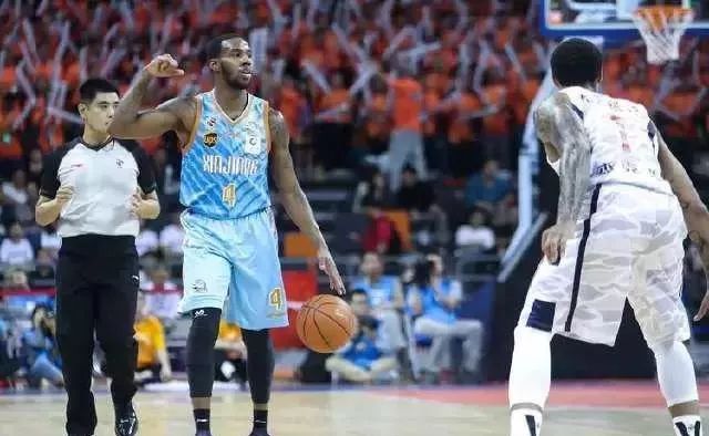  新疆飞虎主场大胜山东巩固联赛前四