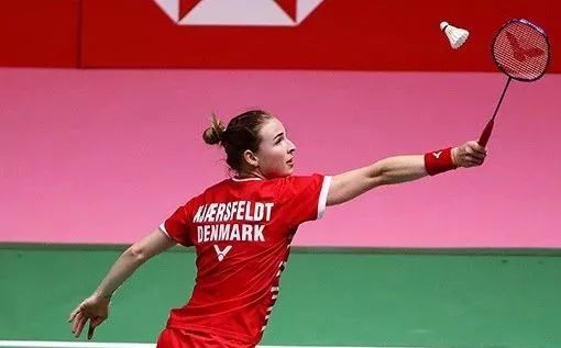  诺里正反手均衡发力压制对手节奏