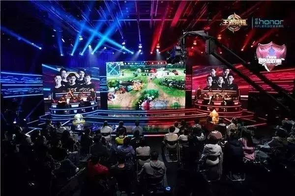  电竞新锐强势崛起横扫职业联赛