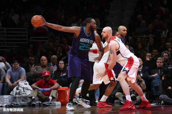  内线巨无霸统治禁区彰显绝对实力